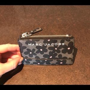 Marc Jacobs saffiano top-zip wallet w/ key fob